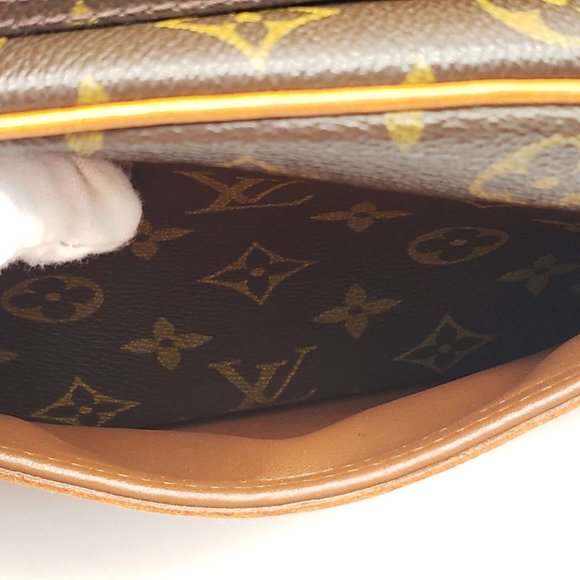 100% Authentic Louis Vuitton Monogram Crossbody Bag - Picture 12 of 16